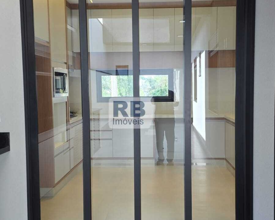 WhatsApp Image 2025-12-18 at 13.37.27